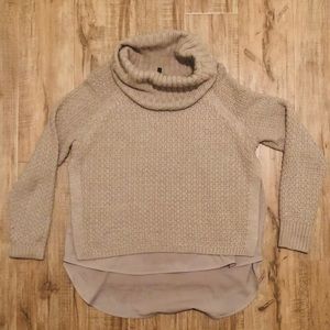 L I M I T E D // turtleneck